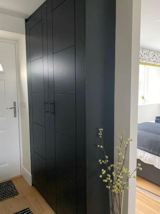New Studio Apartment - Minutes Walk To Cathedral Salisbury Ngoại thất bức ảnh