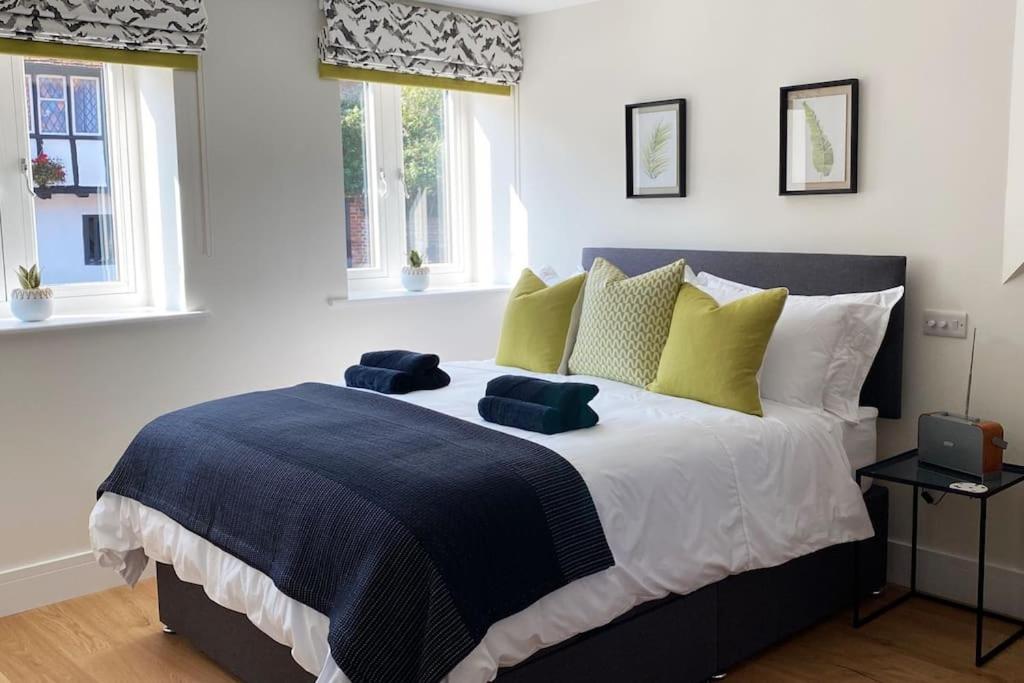 New Studio Apartment - Minutes Walk To Cathedral Salisbury Ngoại thất bức ảnh